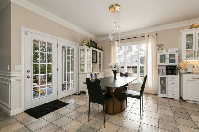 1950 E Meadow Drive, Bolivar, MO 65613