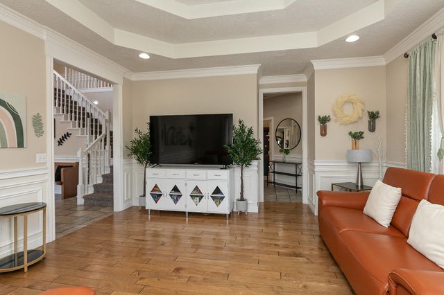 1950 E Meadow Drive, Bolivar, MO 65613