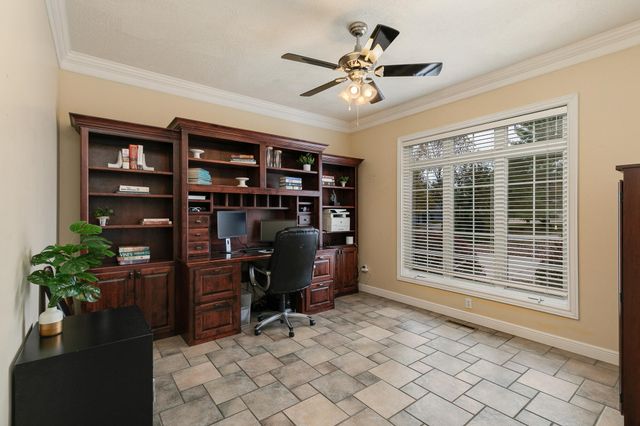 1950 E Meadow Drive, Bolivar, MO 65613