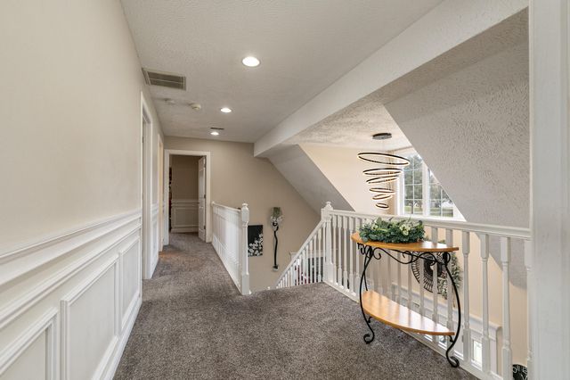 1950 E Meadow Drive, Bolivar, MO 65613