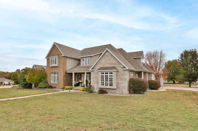 1950 E Meadow Drive, Bolivar, MO 65613