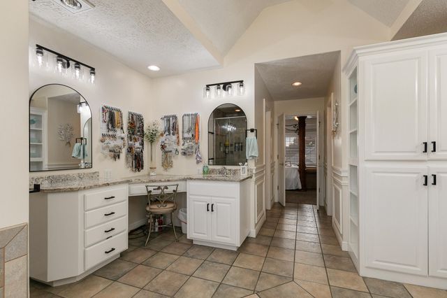 1950 E Meadow Drive, Bolivar, MO 65613