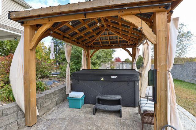 1950 E Meadow Drive, Bolivar, MO 65613