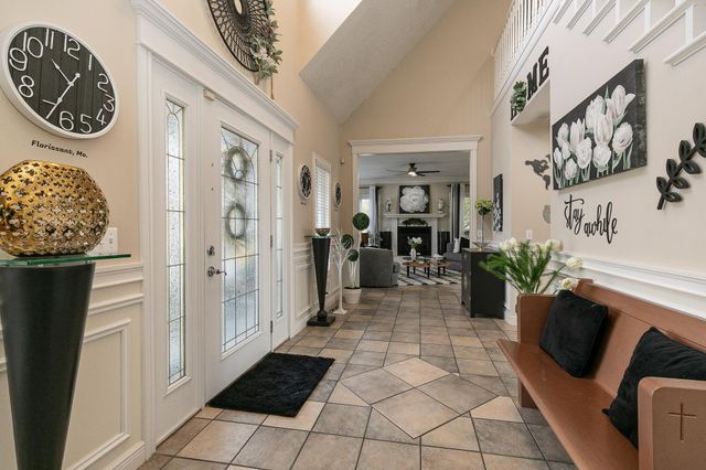 1950 E Meadow Drive, Bolivar, MO 65613