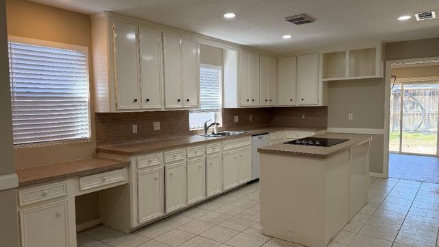 2218 Woodland Springs Street, Houston, TX 77077