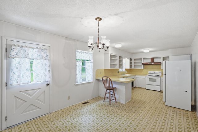 2854 Lakeside Drive, Benton, AR 72019