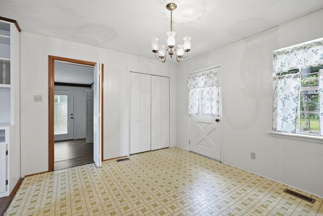 2854 Lakeside Drive, Benton, AR 72019