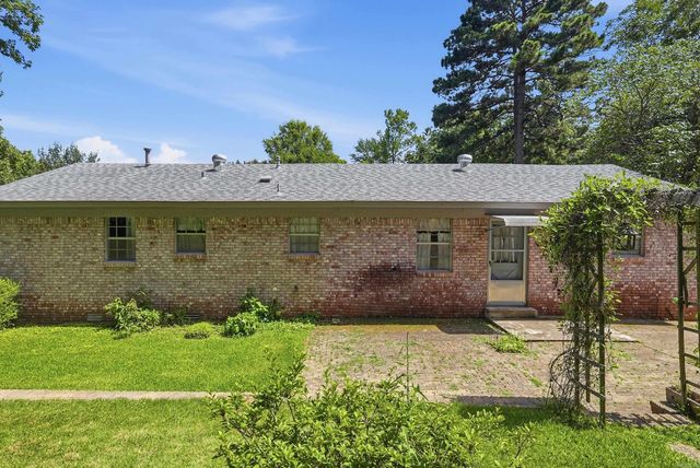 2854 Lakeside Drive, Benton, AR 72019