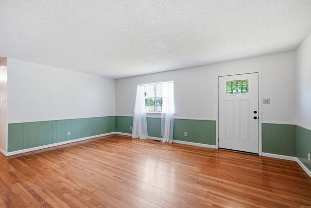 2854 Lakeside Drive, Benton, AR 72019