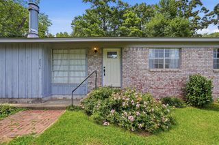 2854 Lakeside Drive, Benton, AR 72019