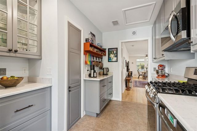 2517 3RD AVENUE N, St Petersburg, FL 33713