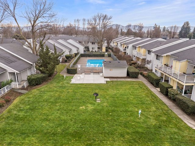 2101 Poplar Drive 36, Medford, OR 97504