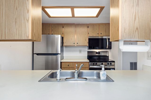 2101 Poplar Drive 36, Medford, OR 97504