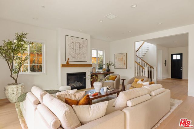 1827 9th Street, Manhattan Beach, CA 90266