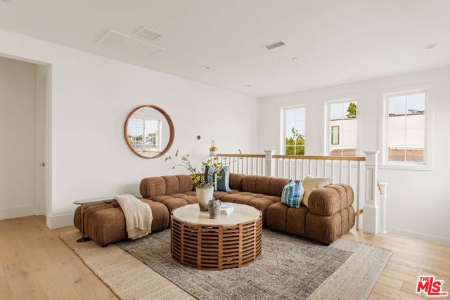 1827 9th Street, Manhattan Beach, CA 90266