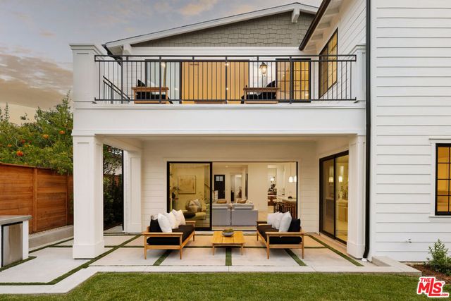 1827 9th Street, Manhattan Beach, CA 90266