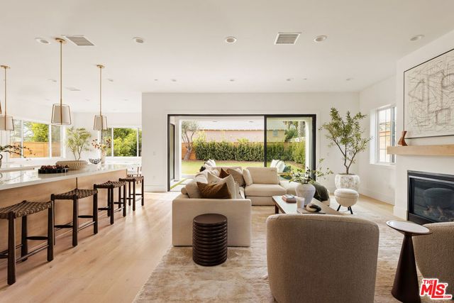 1827 9th Street, Manhattan Beach, CA 90266