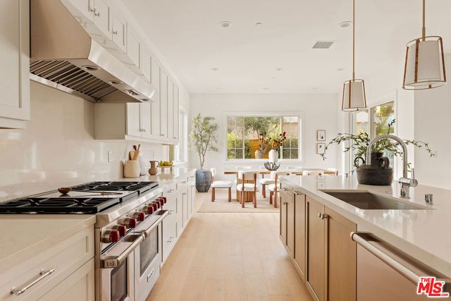 1827 9th Street, Manhattan Beach, CA 90266