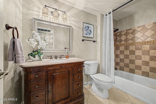 10042 W HAWTHORN Drive, Sun City, AZ 85351