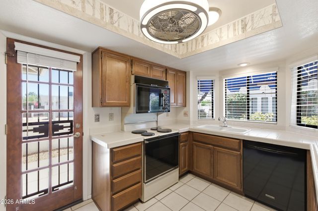 406 W BEVERLY Lane, Phoenix, AZ 85023