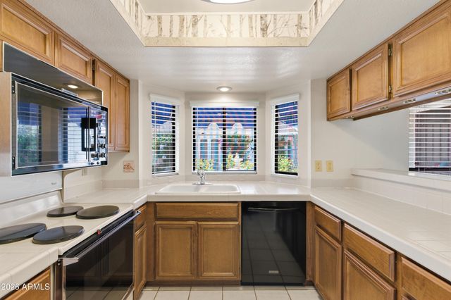406 W BEVERLY Lane, Phoenix, AZ 85023