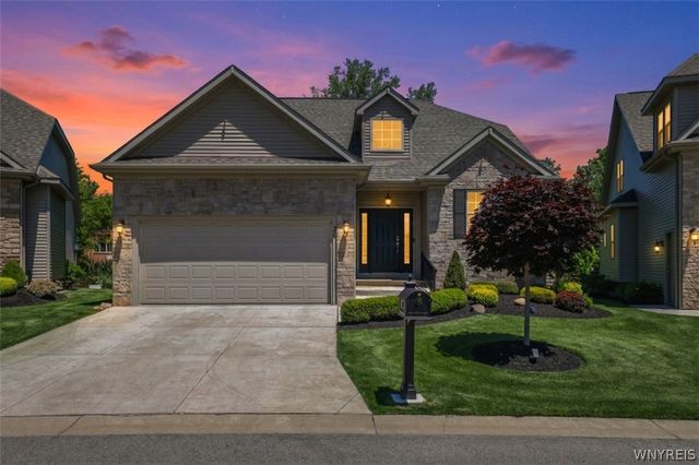 30 Logan Lane, Lancaster, NY 14086