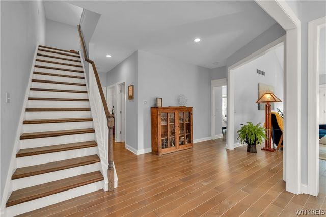 30 Logan Lane, Lancaster, NY 14086