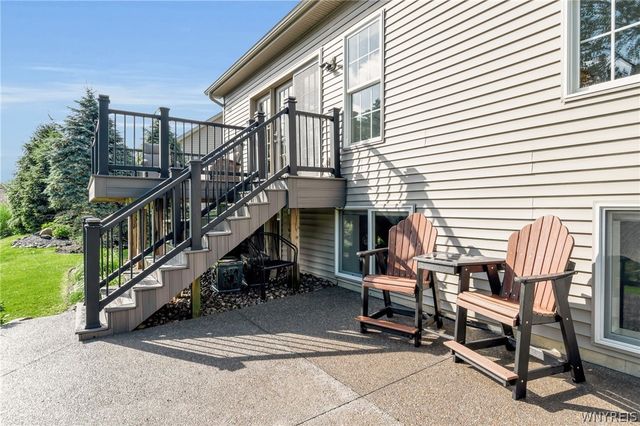 30 Logan Lane, Lancaster, NY 14086