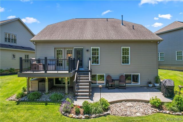 30 Logan Lane, Lancaster, NY 14086