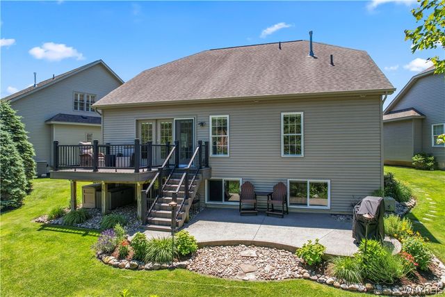 30 Logan Lane, Lancaster, NY 14086