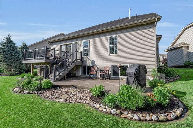 30 Logan Lane, Lancaster, NY 14086