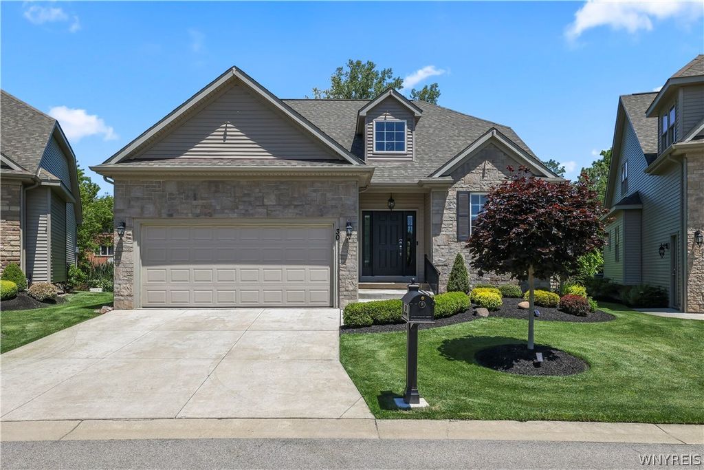 30 Logan Lane, Lancaster, NY 14086