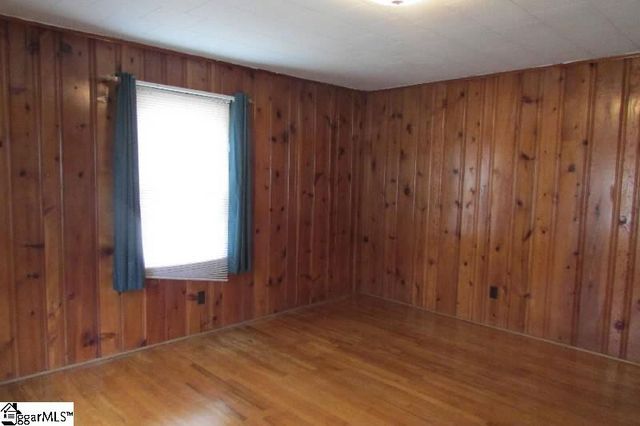 6 Townsend Street, Laurens, SC 29360