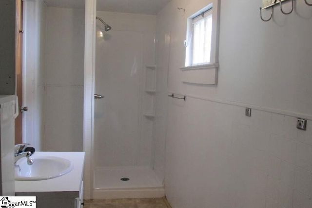 6 Townsend Street, Laurens, SC 29360