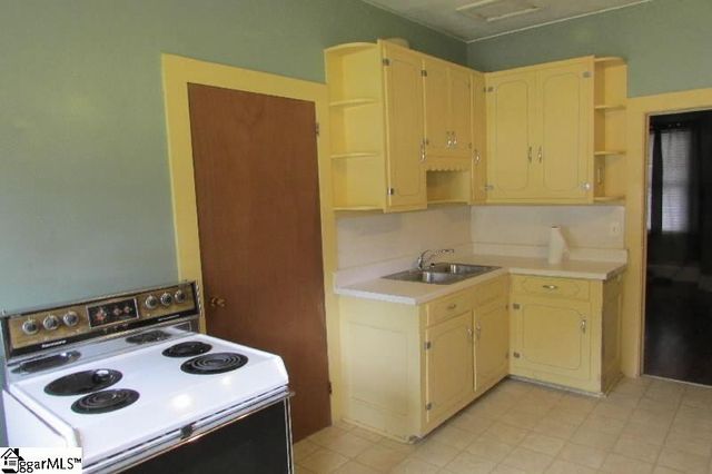 6 Townsend Street, Laurens, SC 29360