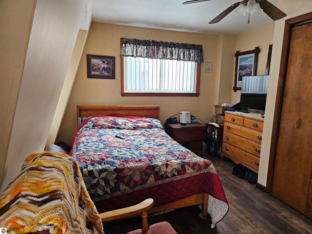 Image 9 of property listing at 5800 Townhall Road, Hale, MI 48739