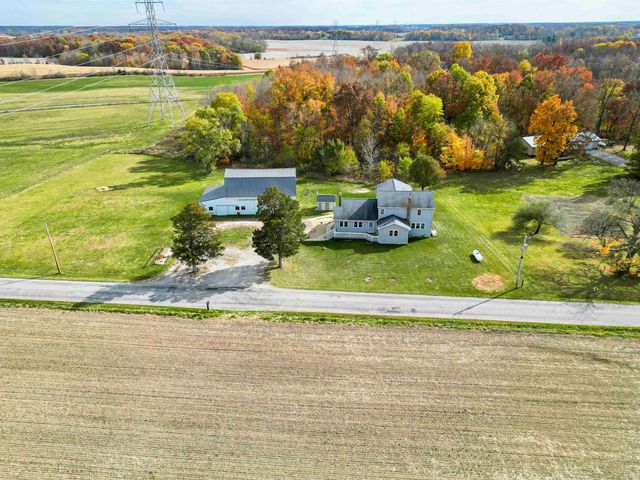 2389 S Whitley Road, Columbia City, IN 46725