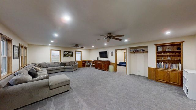 2389 S Whitley Road, Columbia City, IN 46725