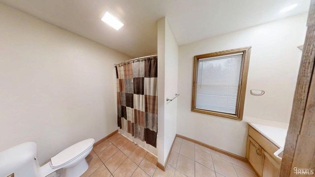 2389 S Whitley Road, Columbia City, IN 46725