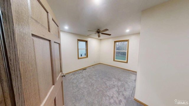 2389 S Whitley Road, Columbia City, IN 46725