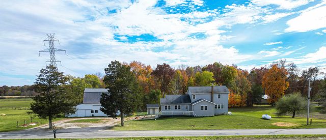 2389 S Whitley Road, Columbia City, IN 46725