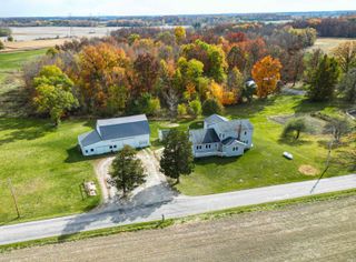 2389 S Whitley Road, Columbia City, IN 46725