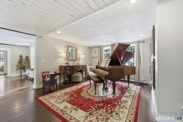 4 Perrin Road, Woodstock, CT 06281