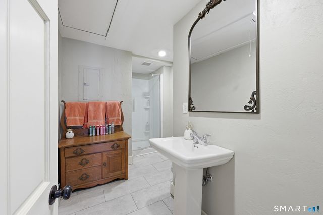 4 Perrin Road, Woodstock, CT 06281