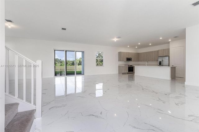 12259 SW 43rd St, Davie, FL 33330