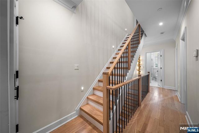 25 Knox Avenue, Cliffside Park, NJ 07010