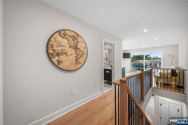 25 Knox Avenue, Cliffside Park, NJ 07010