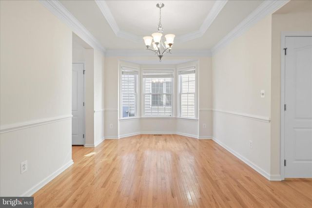 25209 EISENHOWER DR, Chantilly, VA 20152