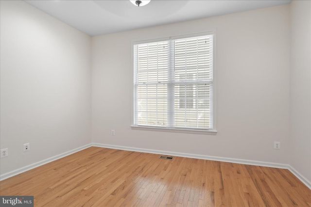 25209 EISENHOWER DR, Chantilly, VA 20152