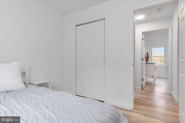 7963 OAK RD, Pasadena, MD 21122